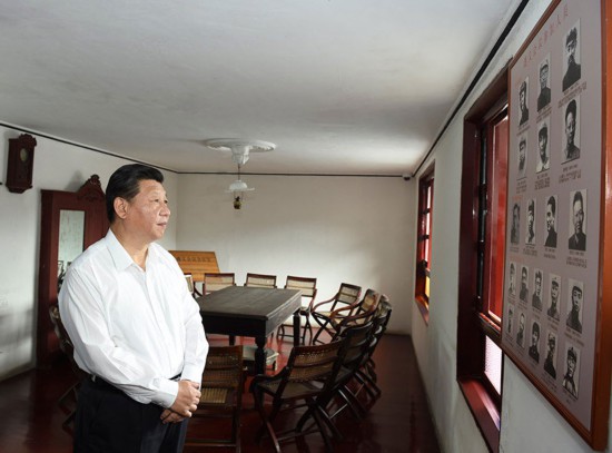 2015年6月16日，習(xí)近平在遵義會(huì)議會(huì)址參觀。